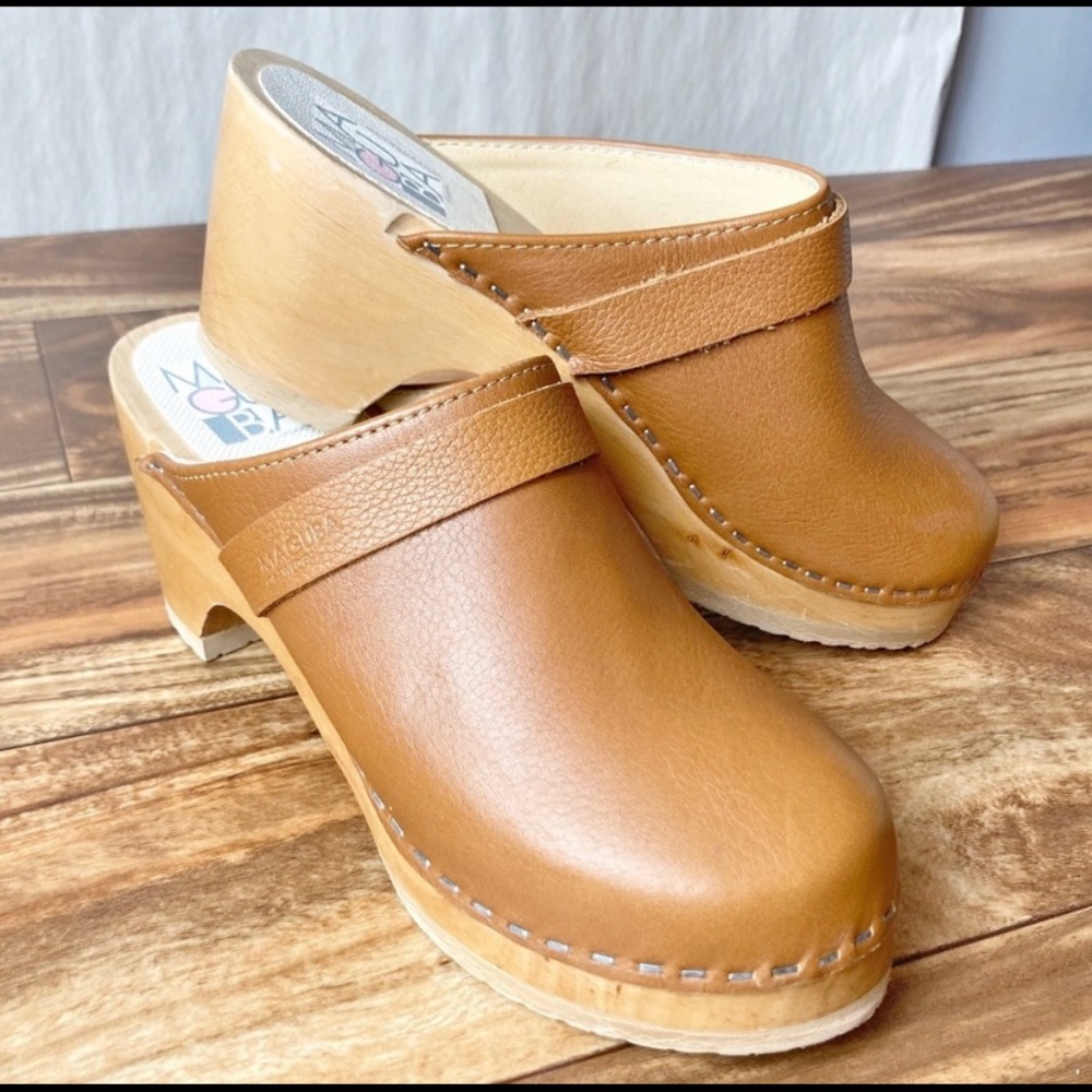 Maguba of Sweden Stockholm Leather Wooden Clogs (Color:Cognac)